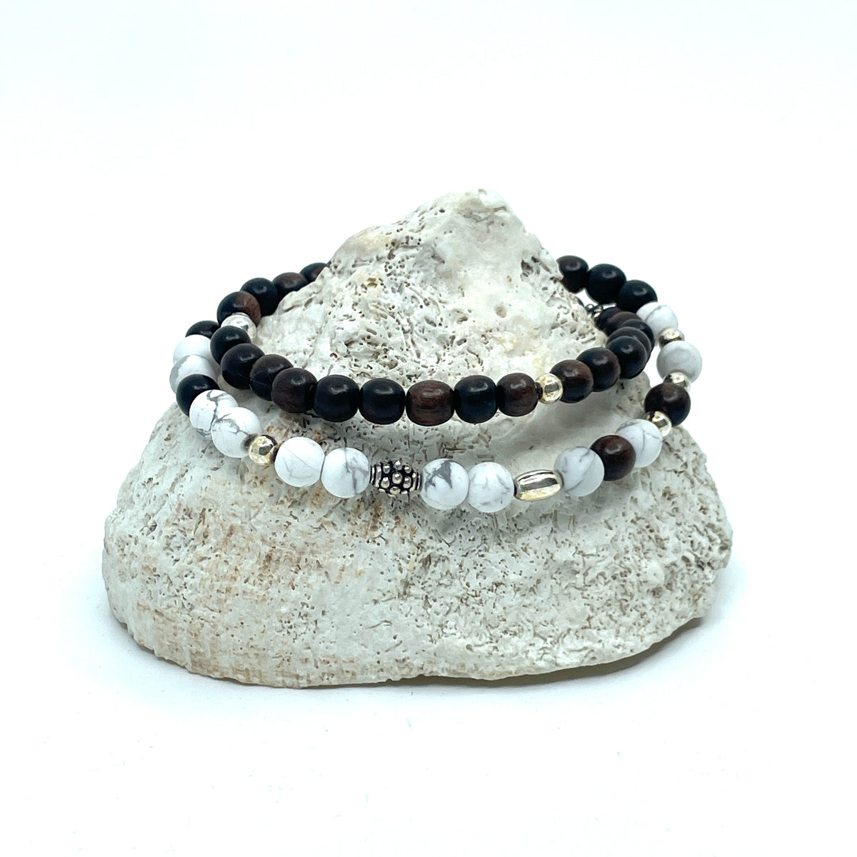 Armband mit Magnesit & Holz
